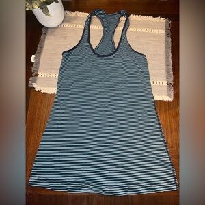 Woman’s size small lululemon tank top